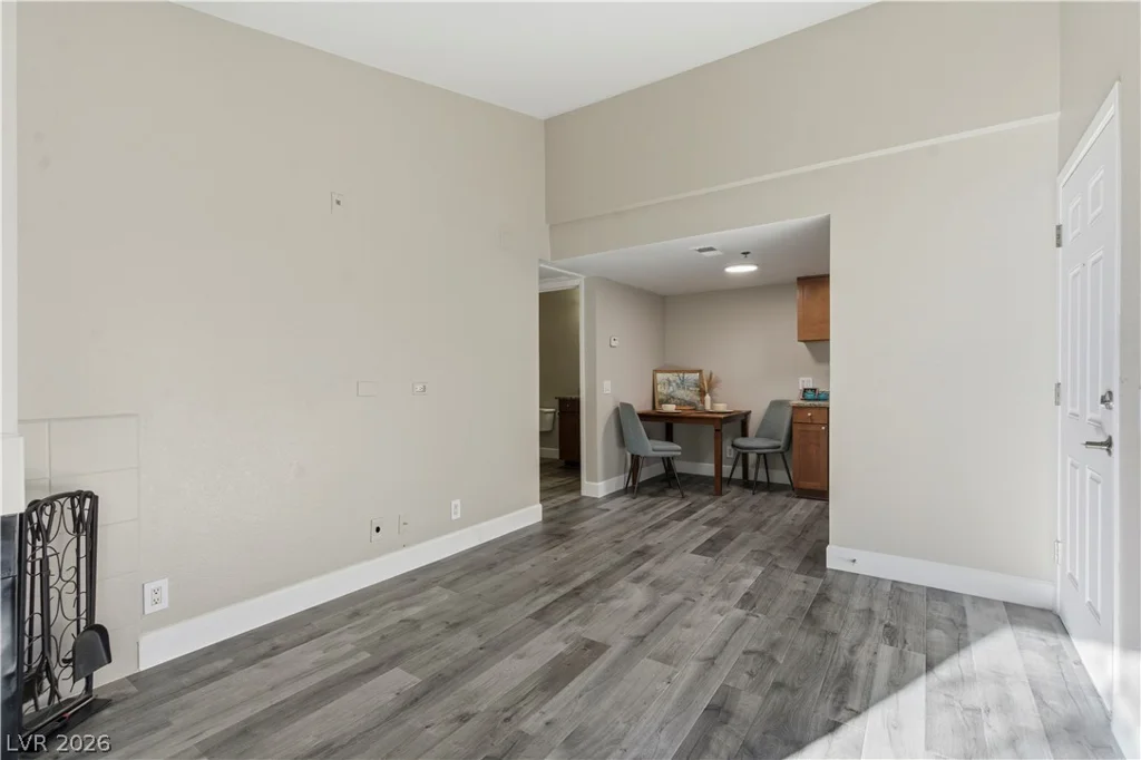 4200 Valley View, Las Vegas, NV 89103