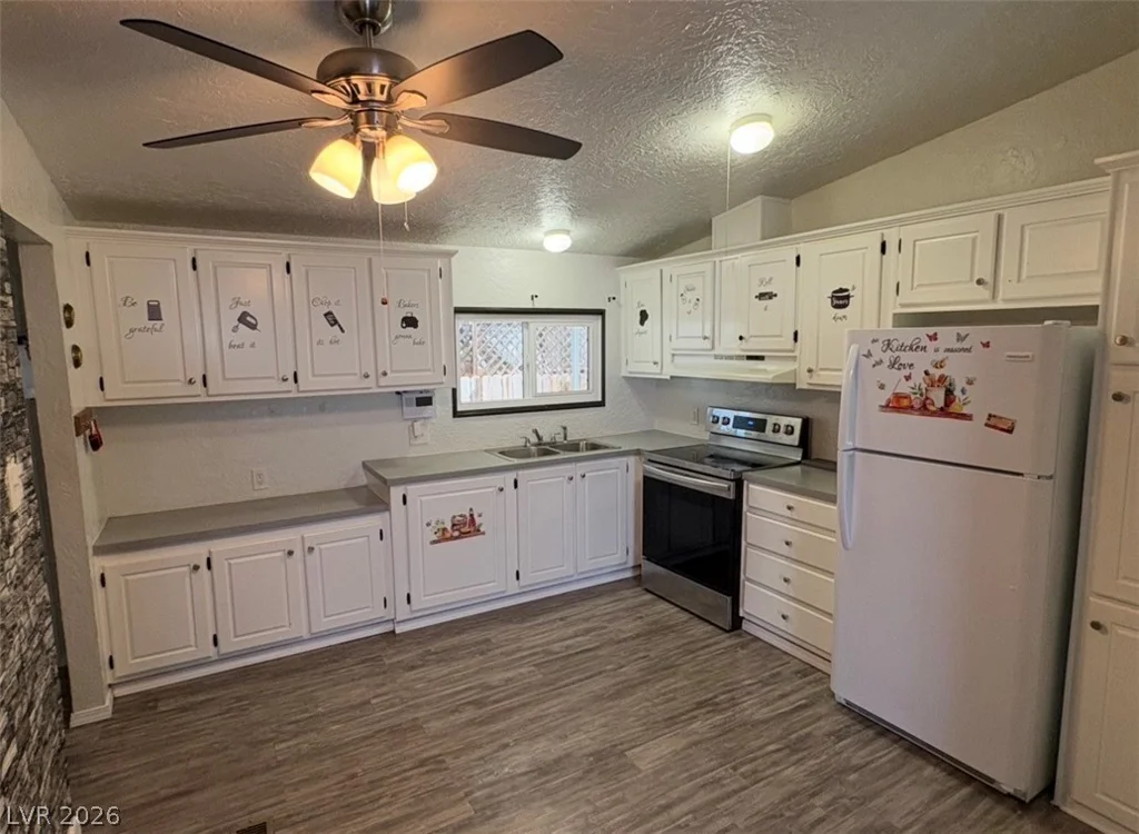 250 Bonnie Claire, Pahrump, NV 89048