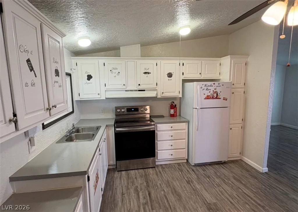 250 Bonnie Claire, Pahrump, NV 89048