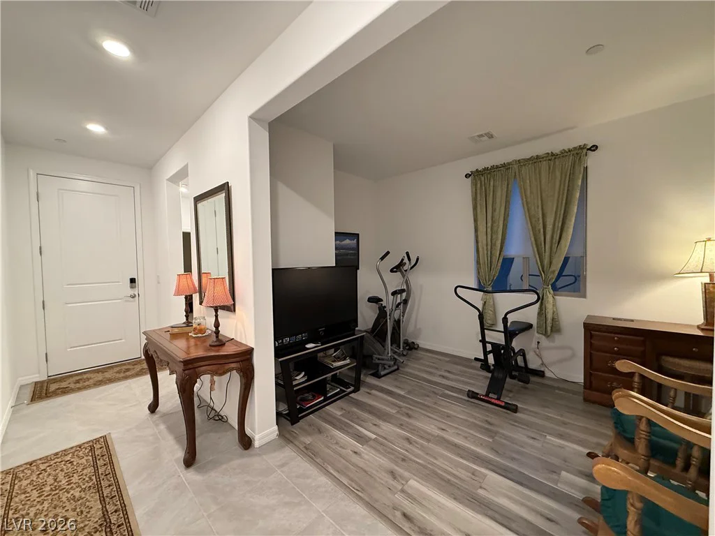 9585 Sard, Las Vegas, NV 89143