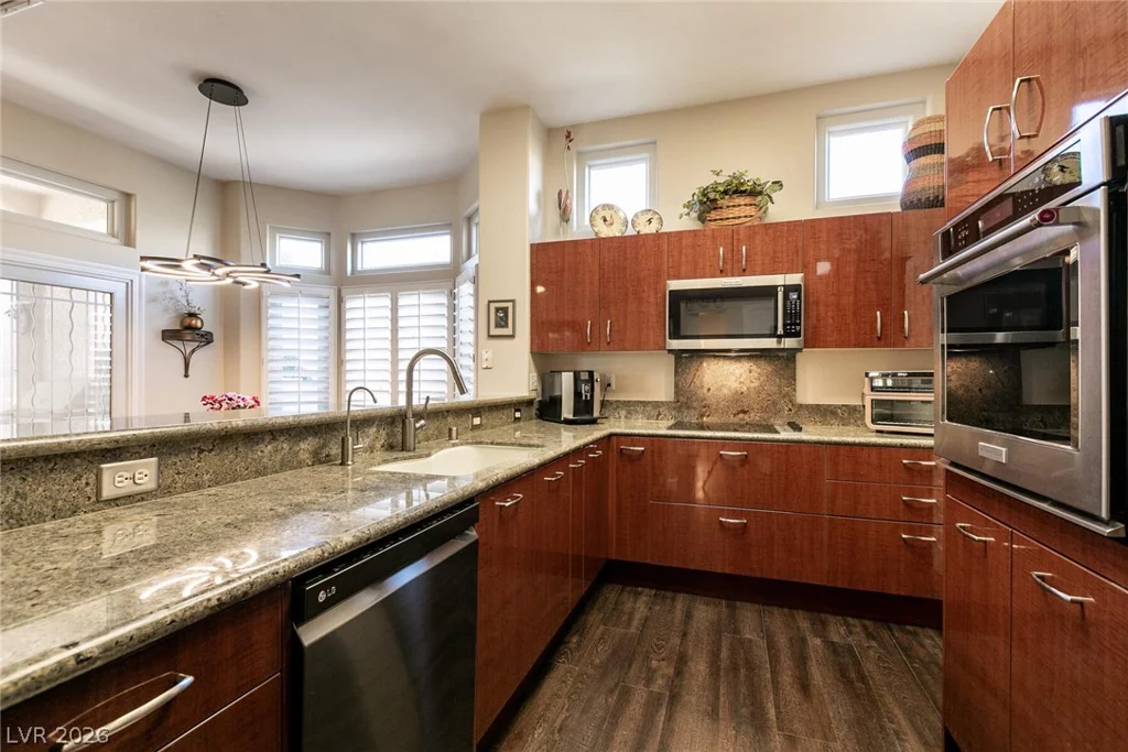 1901 Capestone, Las Vegas, NV 89134