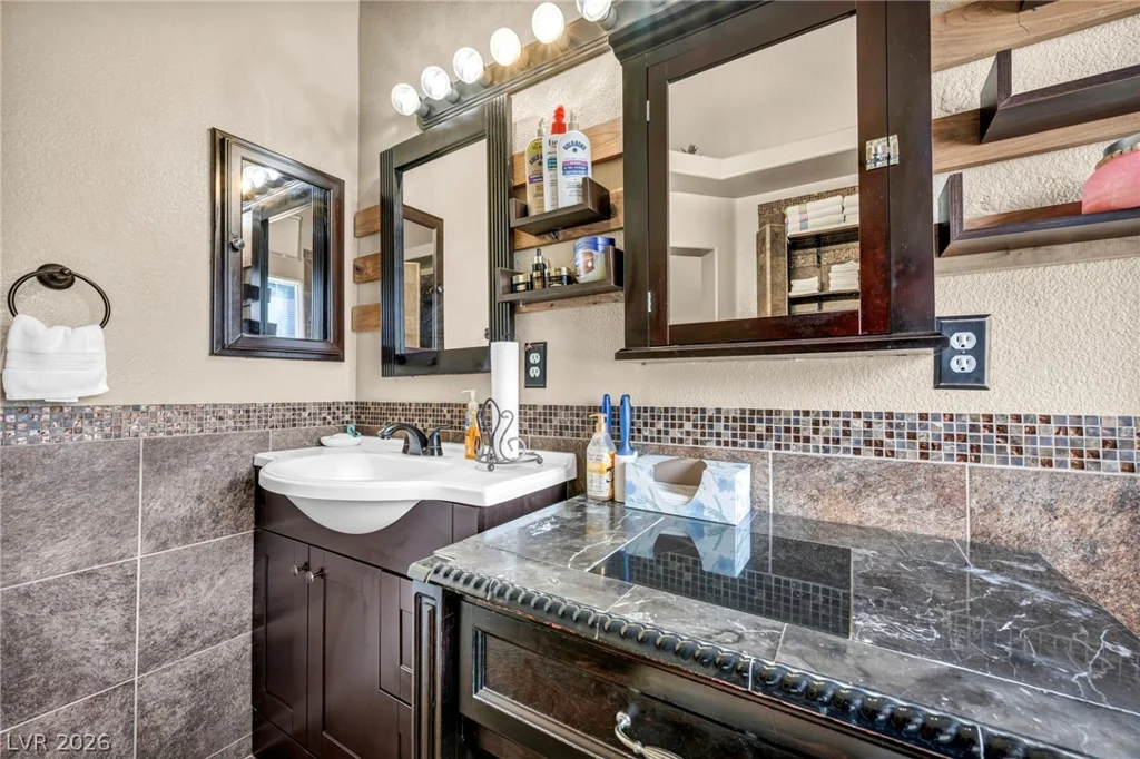 3702 Bizet, North Las Vegas, NV 89032