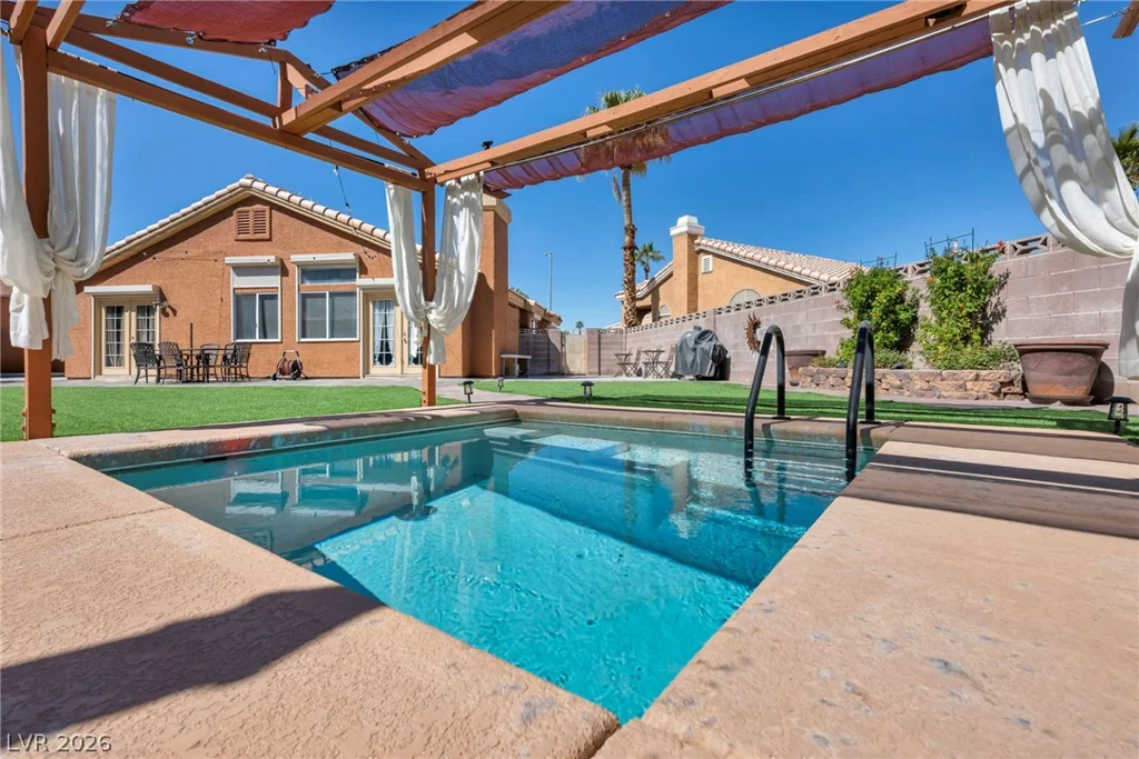 3702 Bizet, North Las Vegas, NV 89032