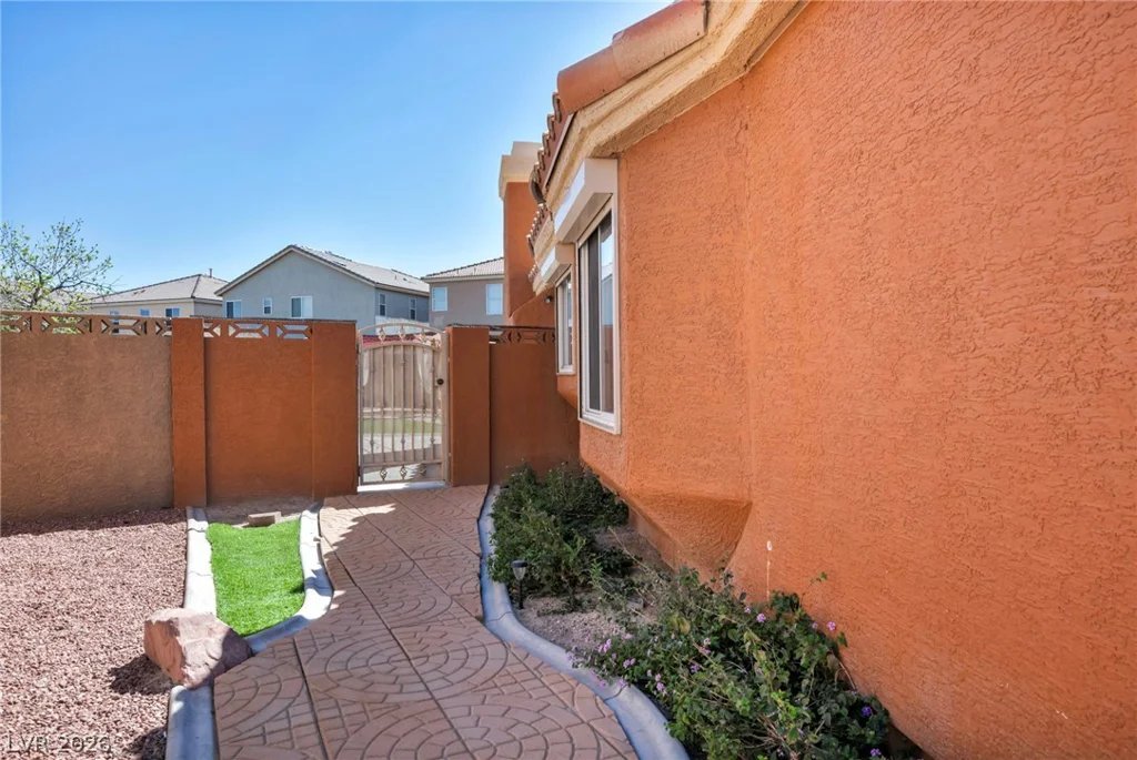 3702 Bizet, North Las Vegas, NV 89032