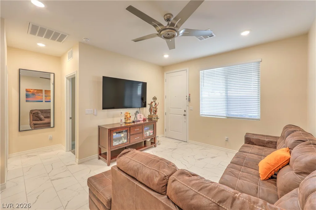 10089 Desert Azure, Las Vegas, NV 89178