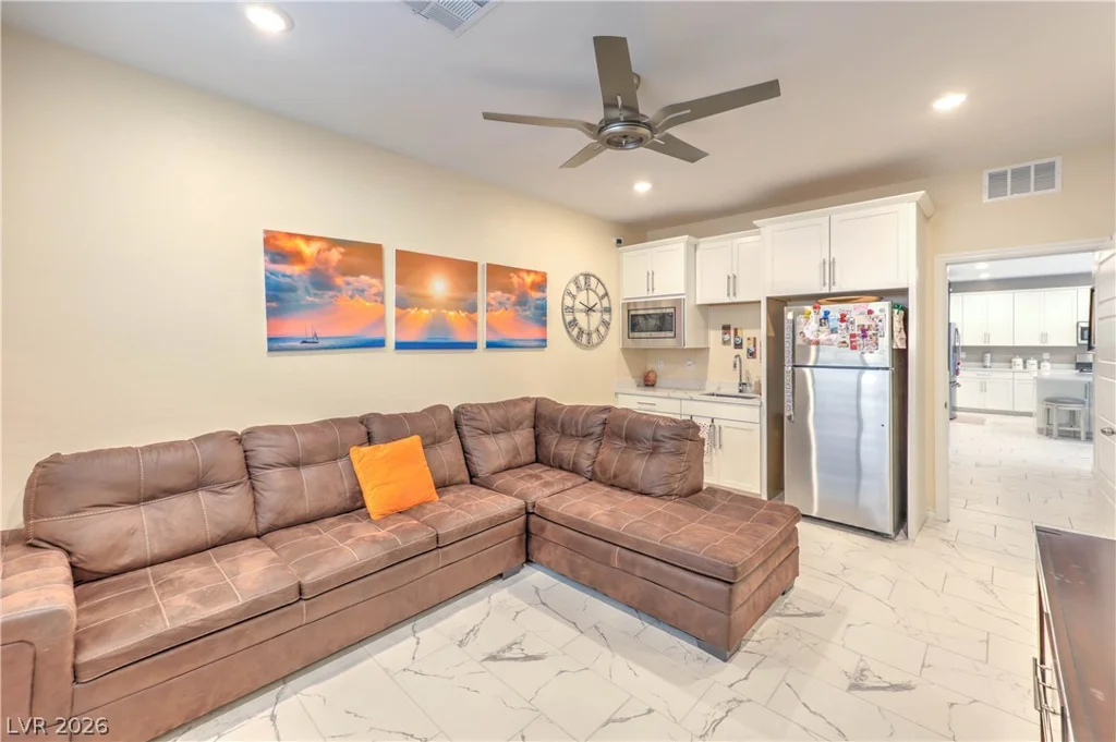 10089 Desert Azure, Las Vegas, NV 89178