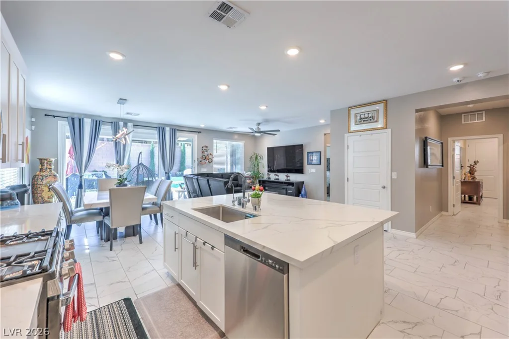 10089 Desert Azure, Las Vegas, NV 89178