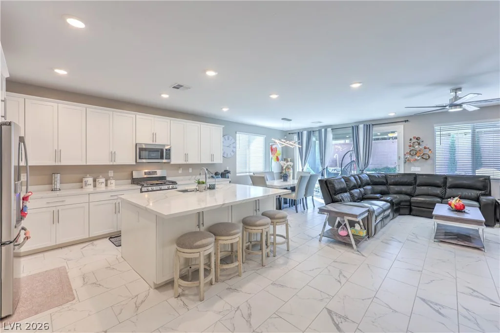 10089 Desert Azure, Las Vegas, NV 89178
