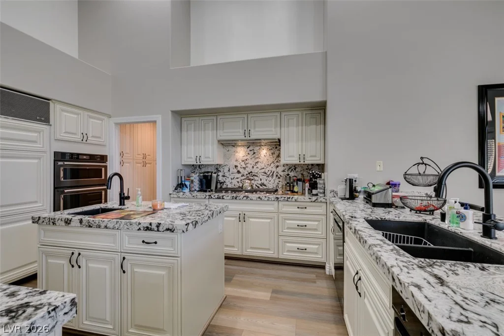 2016 Bay Hill, Las Vegas, NV 89117