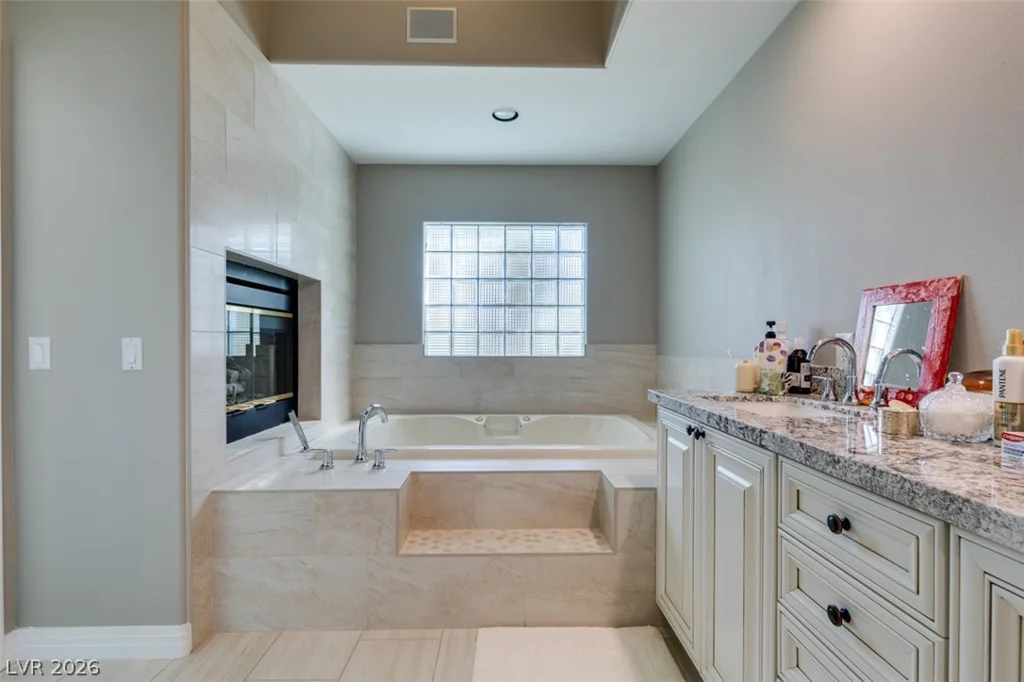 2016 Bay Hill, Las Vegas, NV 89117
