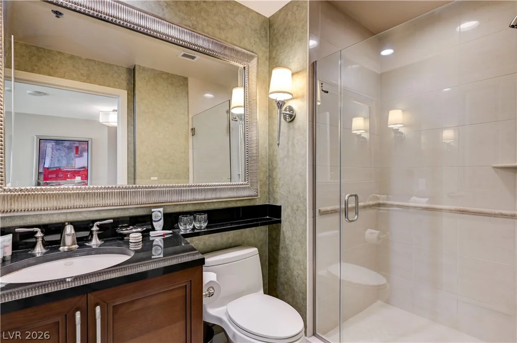 135 HARMON, Las Vegas, NV 89109