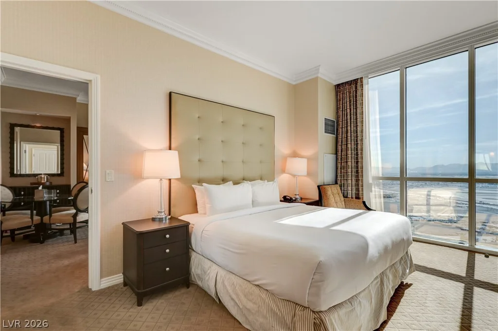 135 HARMON, Las Vegas, NV 89109