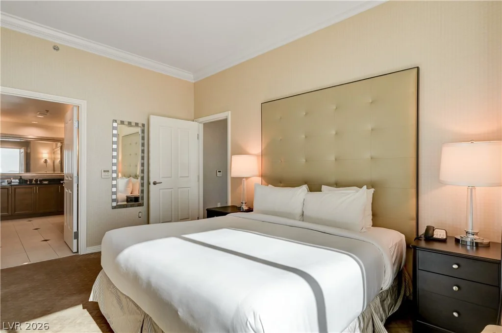135 HARMON, Las Vegas, NV 89109