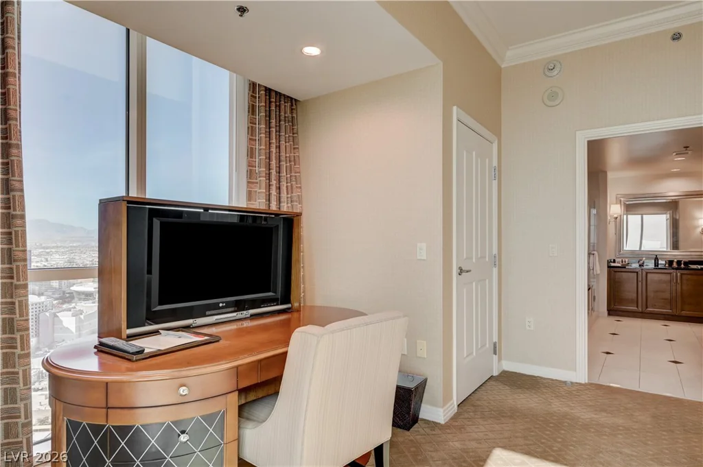 135 HARMON, Las Vegas, NV 89109
