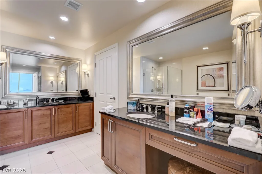 135 HARMON, Las Vegas, NV 89109