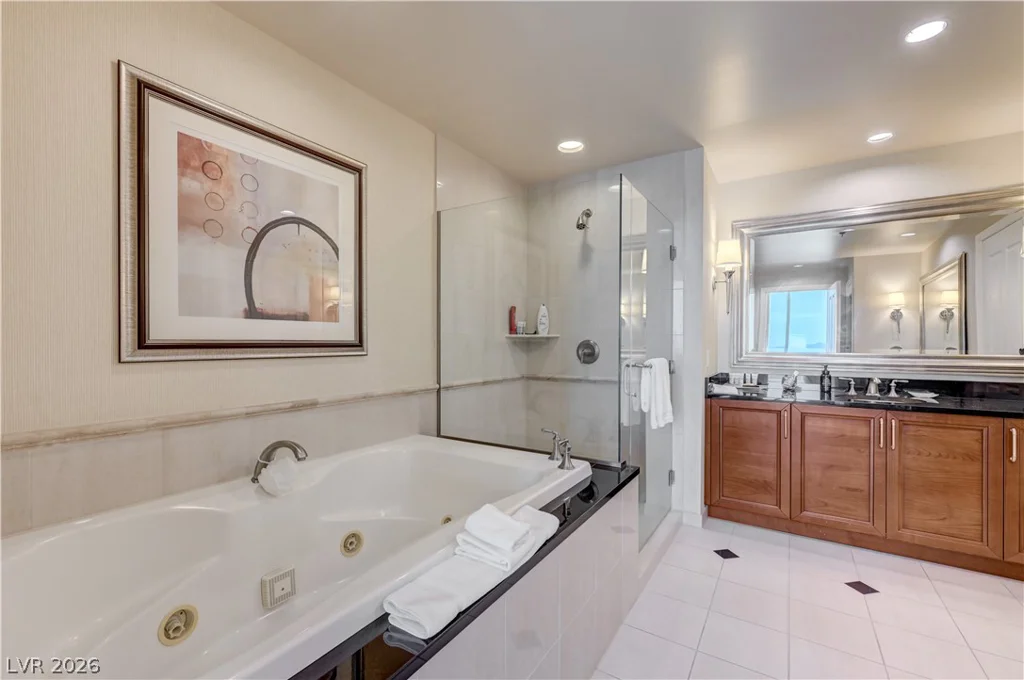 135 HARMON, Las Vegas, NV 89109