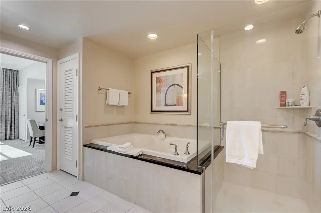 135 HARMON, Las Vegas, NV 89109