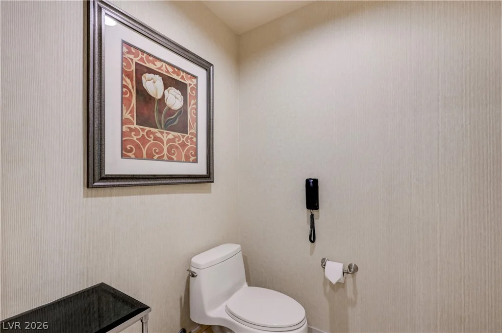 135 HARMON, Las Vegas, NV 89109