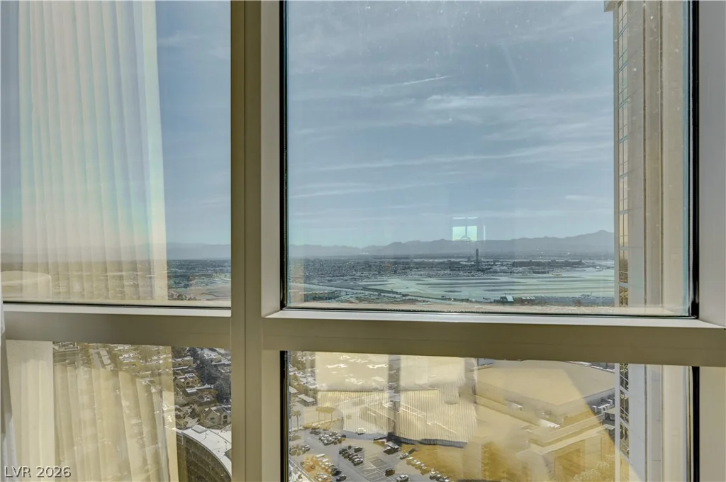 135 HARMON, Las Vegas, NV 89109