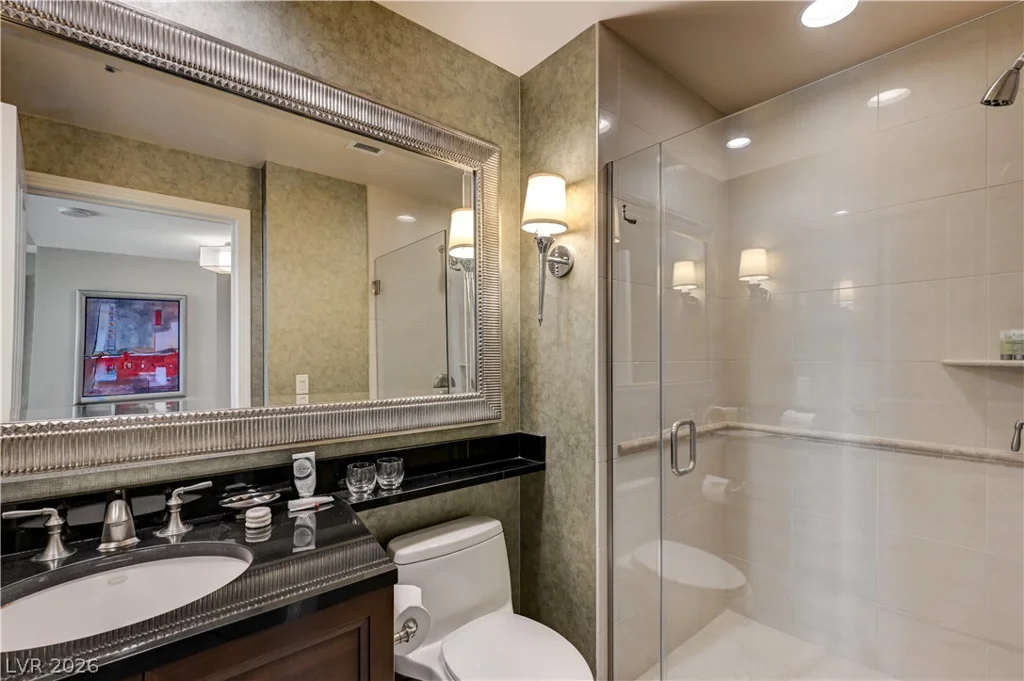 135 HARMON, Las Vegas, NV 89109