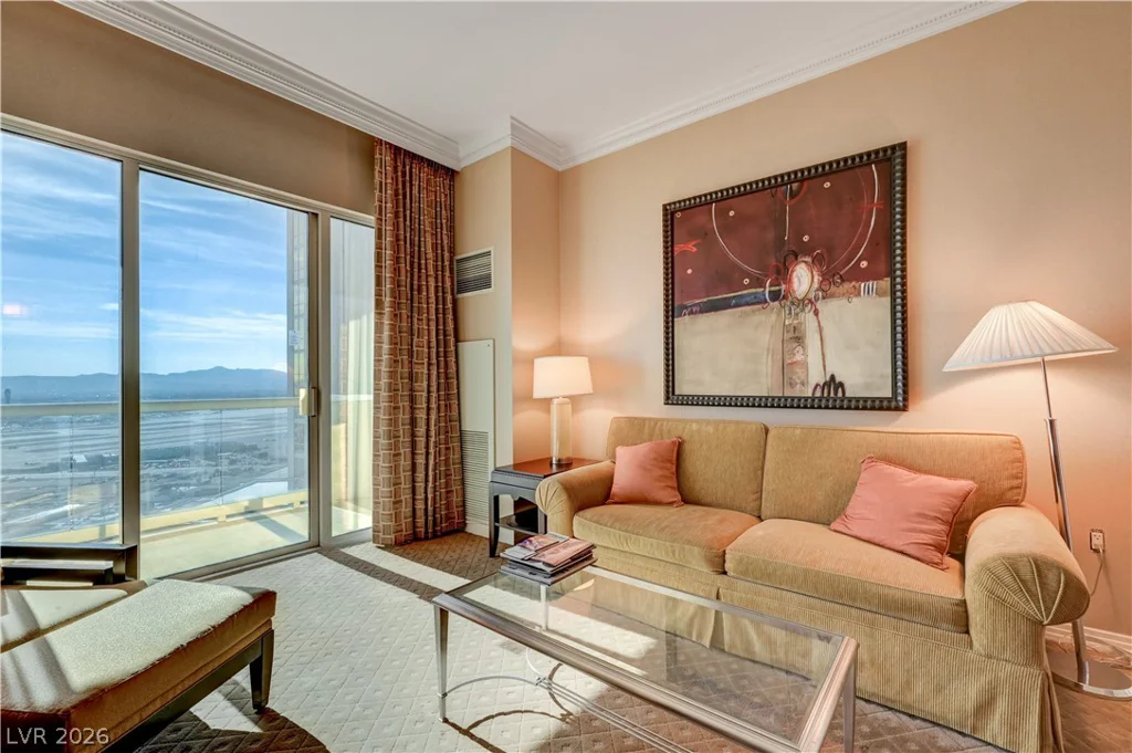 135 HARMON, Las Vegas, NV 89109