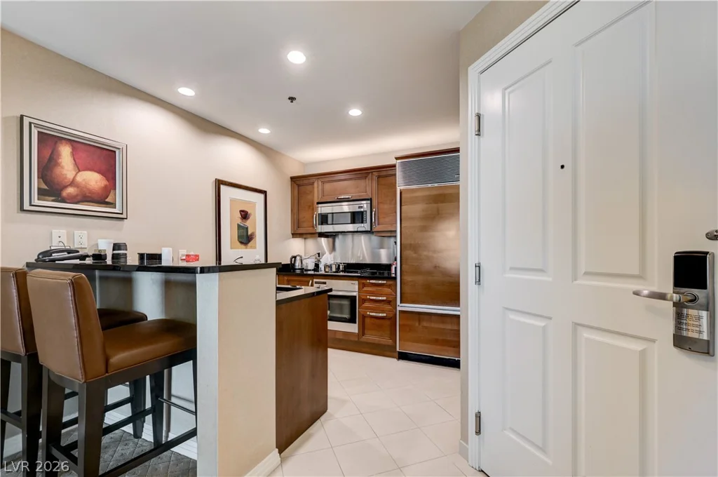 135 HARMON, Las Vegas, NV 89109