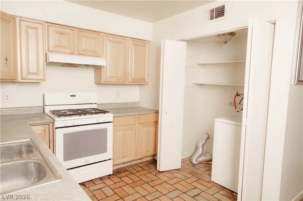 1477 Hialeah, Las Vegas, NV 89119