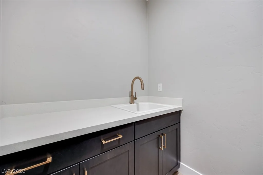 10324 Peako Hills, Las Vegas, NV 89166