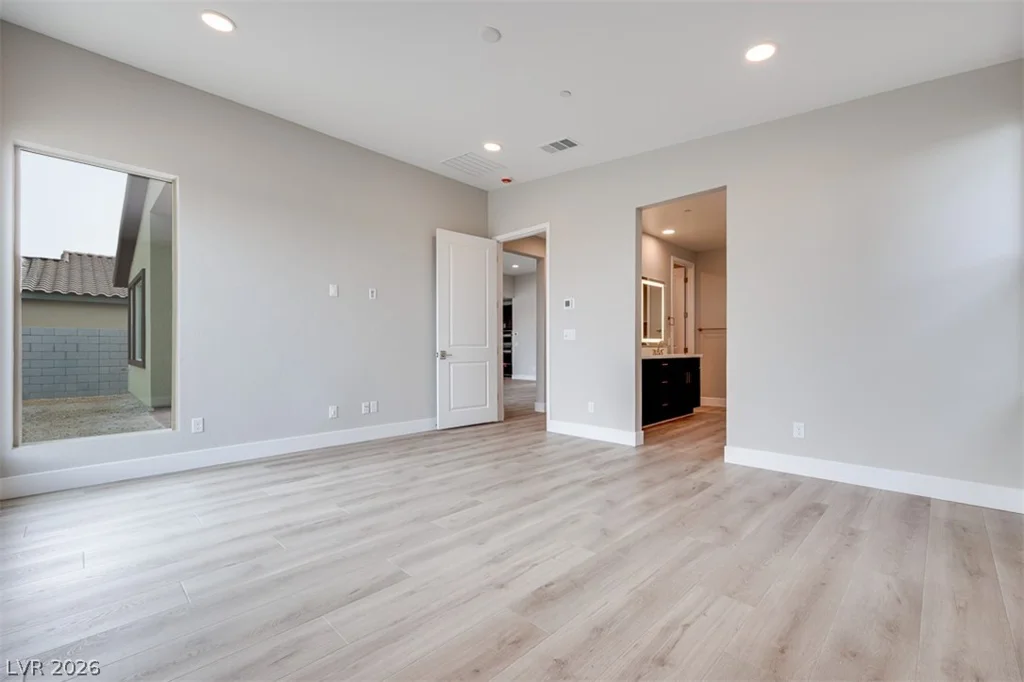 10324 Peako Hills, Las Vegas, NV 89166
