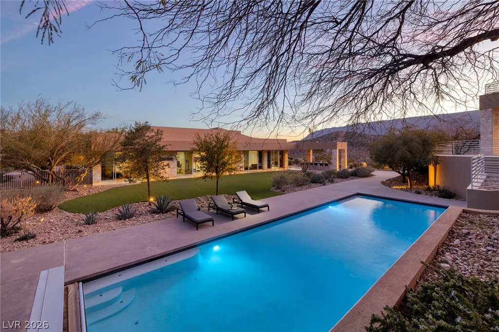 36 Quiet Moon, Las Vegas, NV 89135