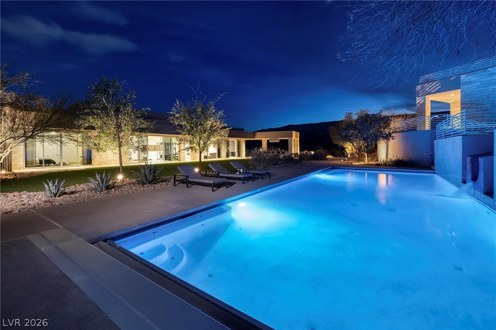 36 Quiet Moon, Las Vegas, NV 89135