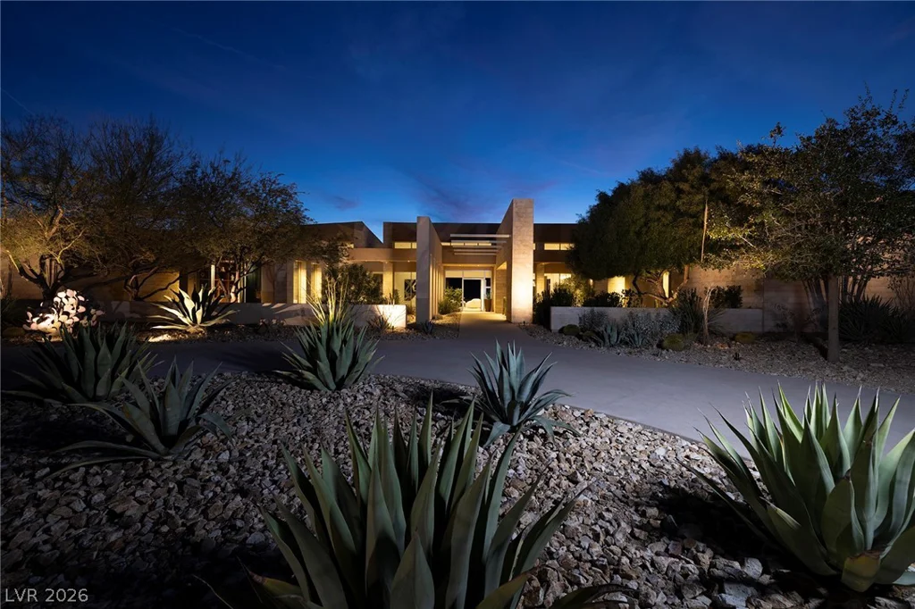 36 Quiet Moon, Las Vegas, NV 89135
