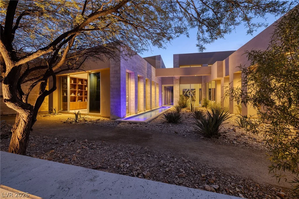 36 Quiet Moon, Las Vegas, NV 89135