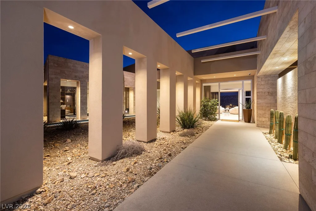 36 Quiet Moon, Las Vegas, NV 89135