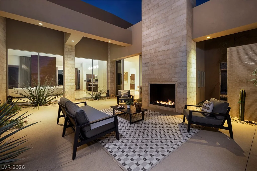 36 Quiet Moon, Las Vegas, NV 89135