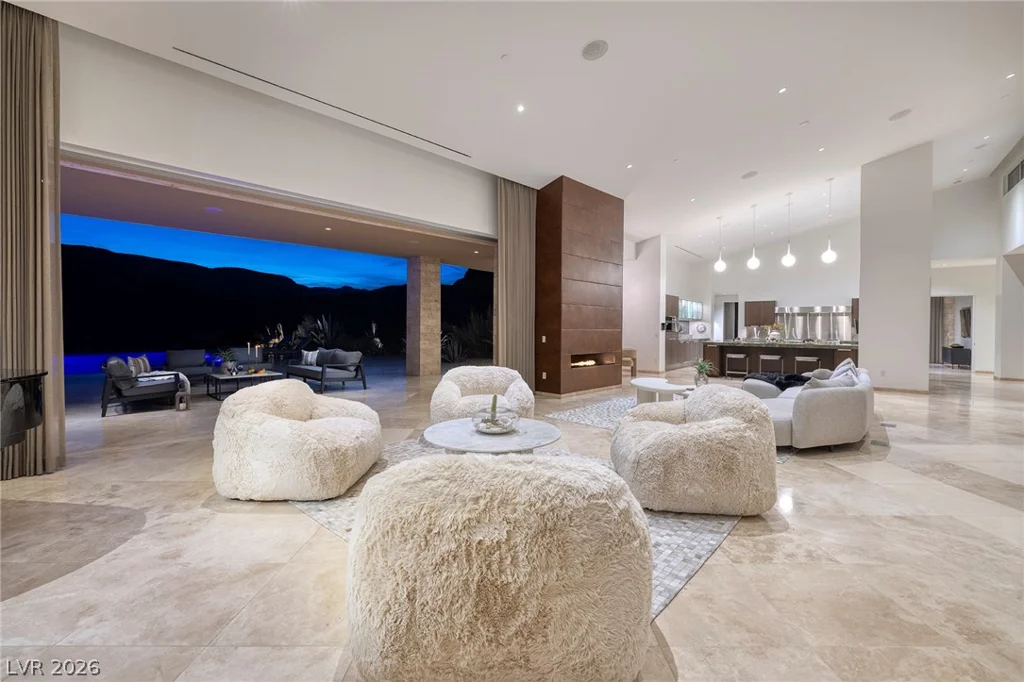 36 Quiet Moon, Las Vegas, NV 89135