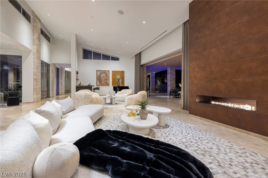 36 Quiet Moon, Las Vegas, NV 89135