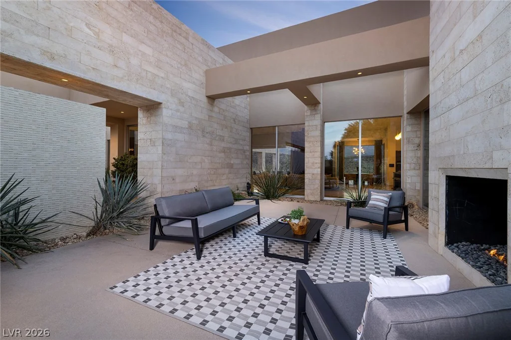 36 Quiet Moon, Las Vegas, NV 89135