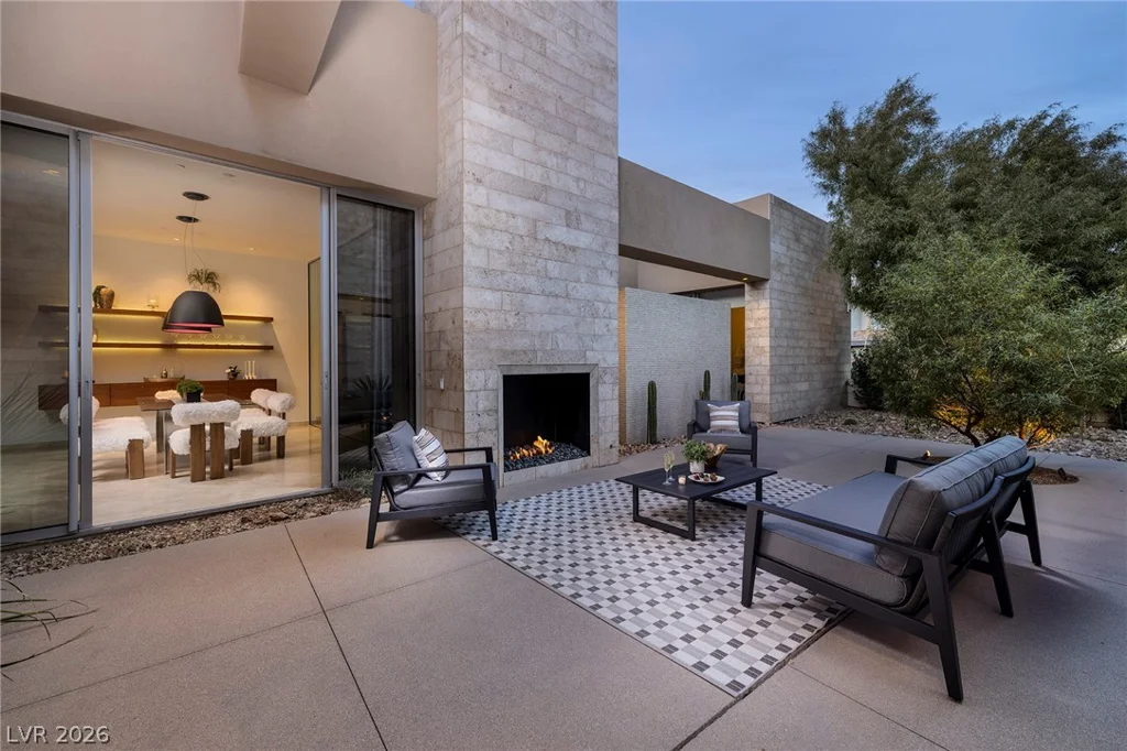 36 Quiet Moon, Las Vegas, NV 89135