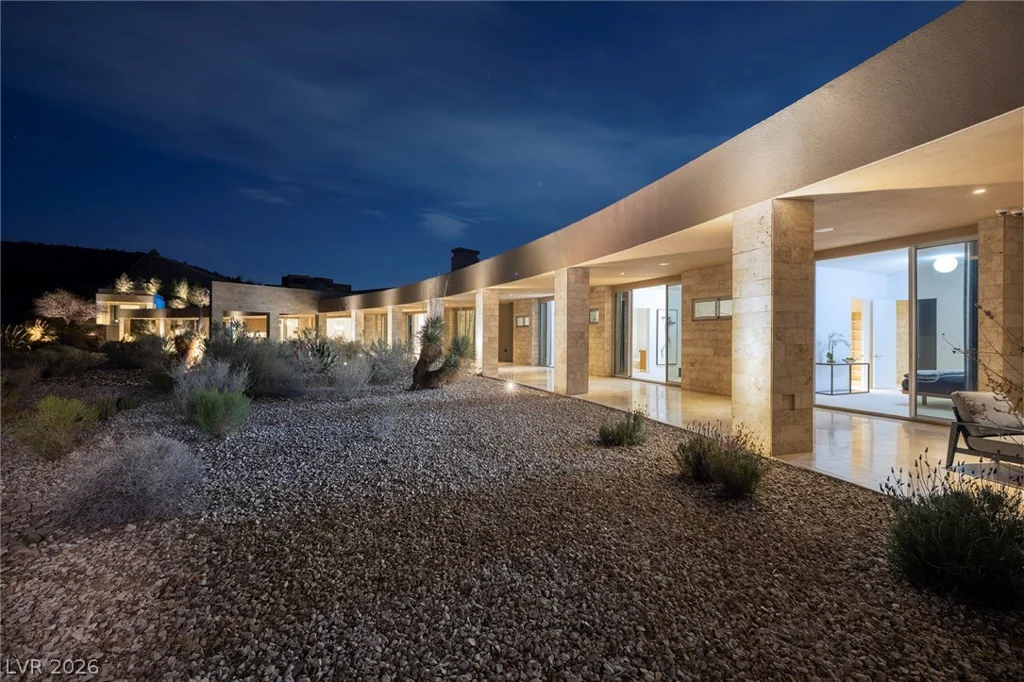36 Quiet Moon, Las Vegas, NV 89135