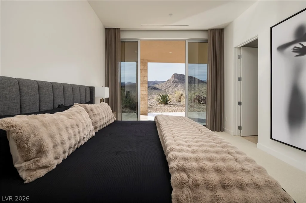 36 Quiet Moon, Las Vegas, NV 89135