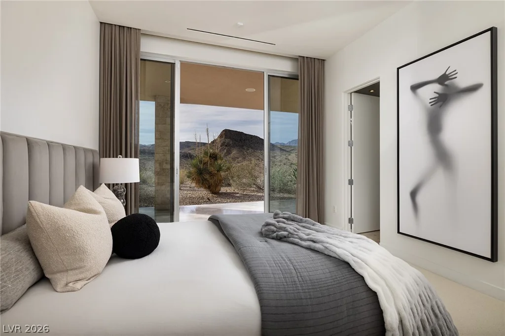 36 Quiet Moon, Las Vegas, NV 89135