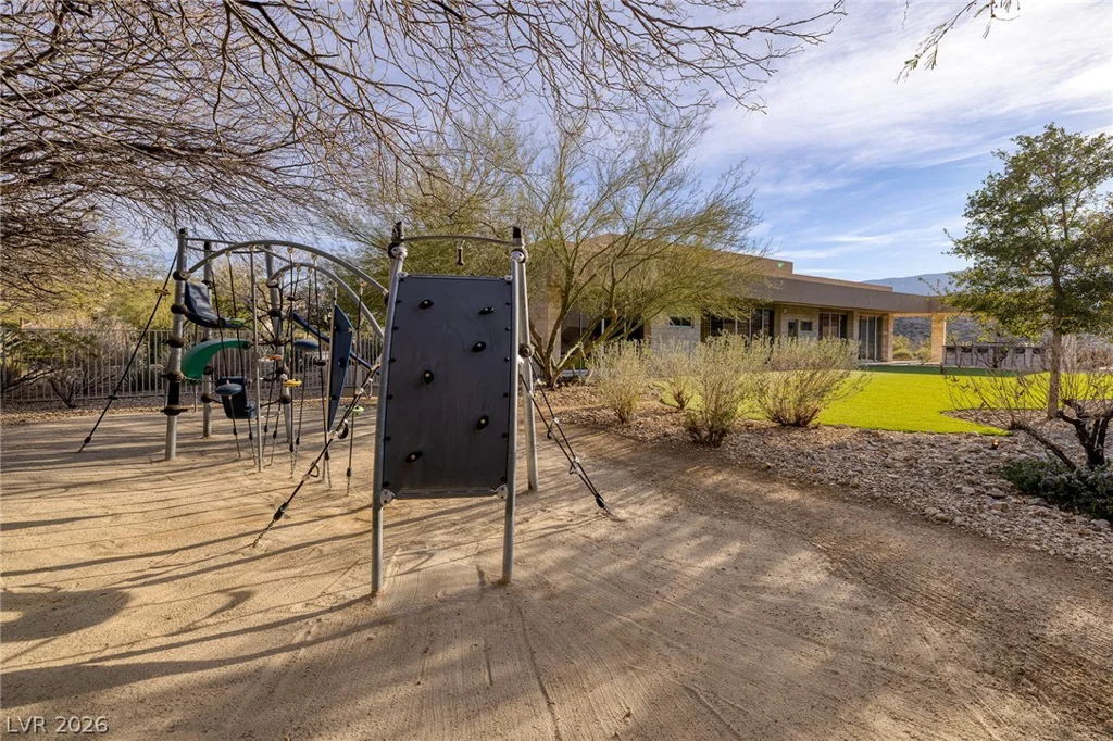 36 Quiet Moon, Las Vegas, NV 89135