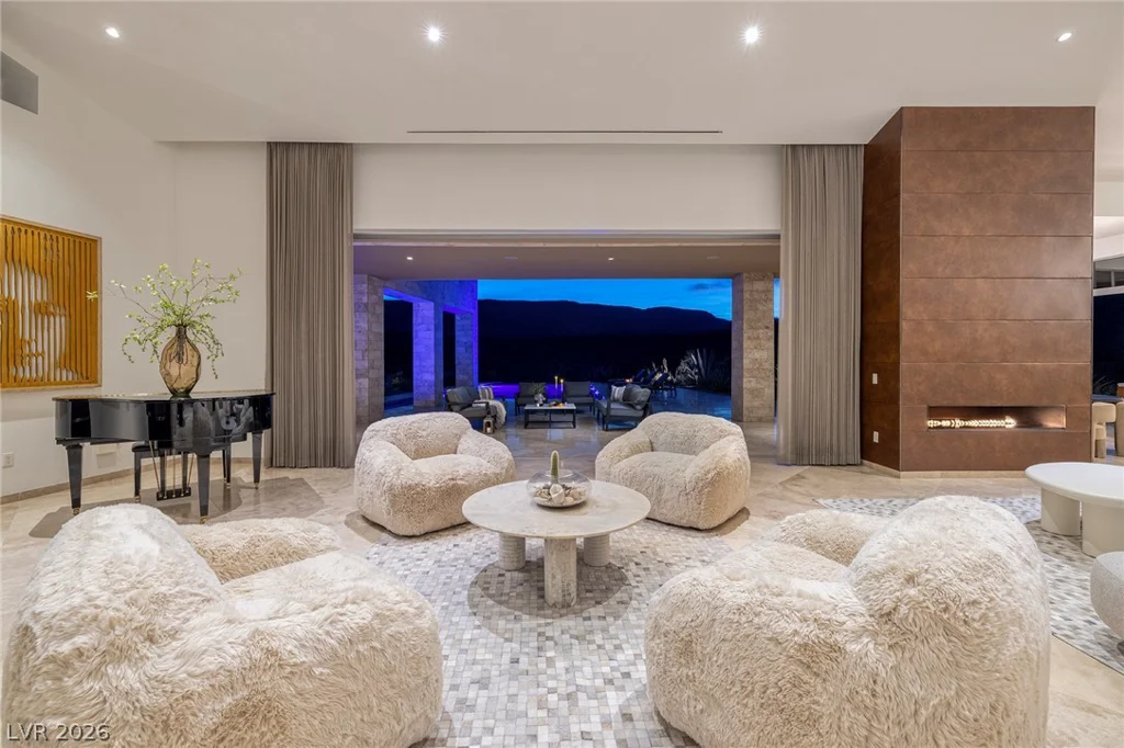 36 Quiet Moon, Las Vegas, NV 89135