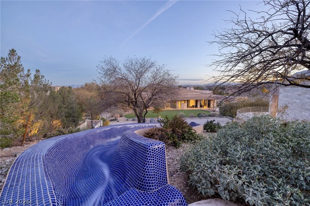 36 Quiet Moon, Las Vegas, NV 89135