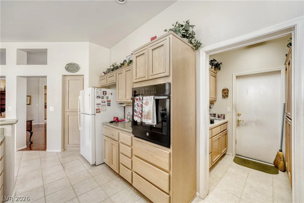 10716 Grand Cypress, Las Vegas, NV 89134