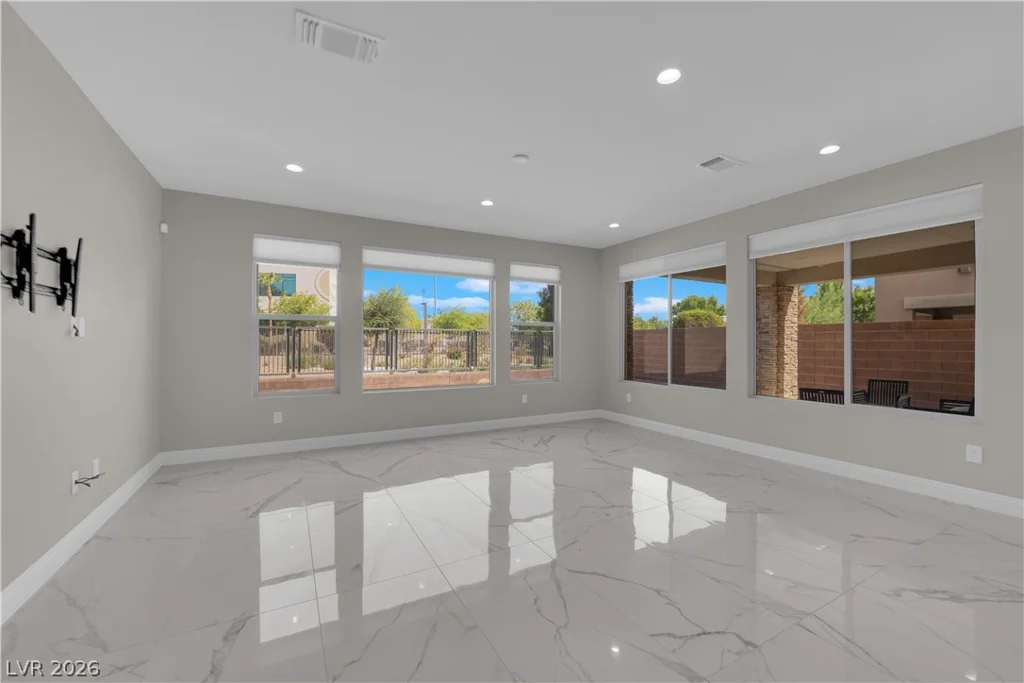 10254 Kesington, Las Vegas, NV 89135