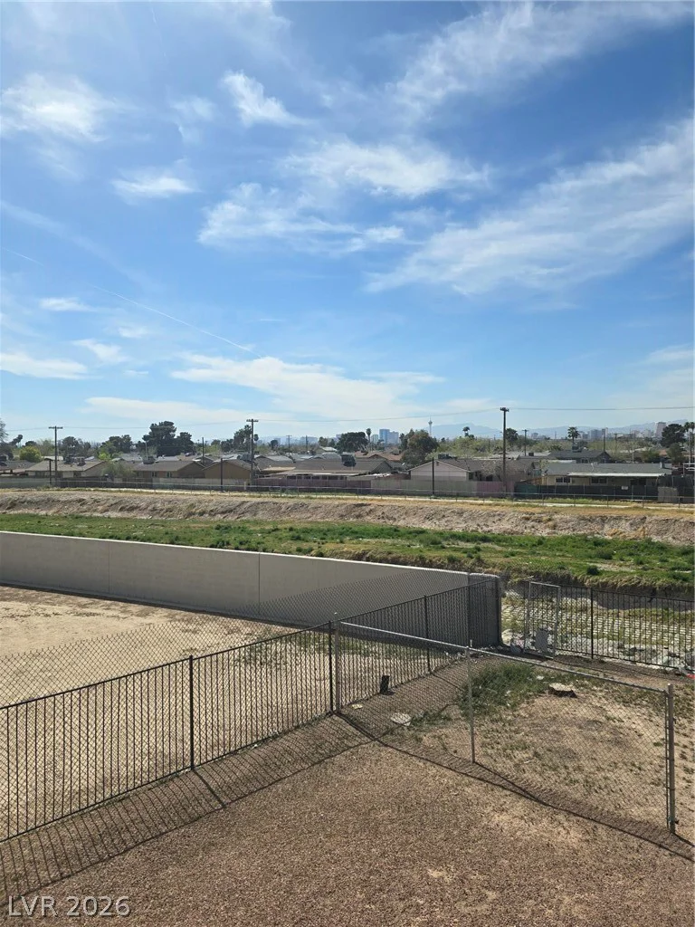 3953 Rebecca Raiter, Las Vegas, NV 89110
