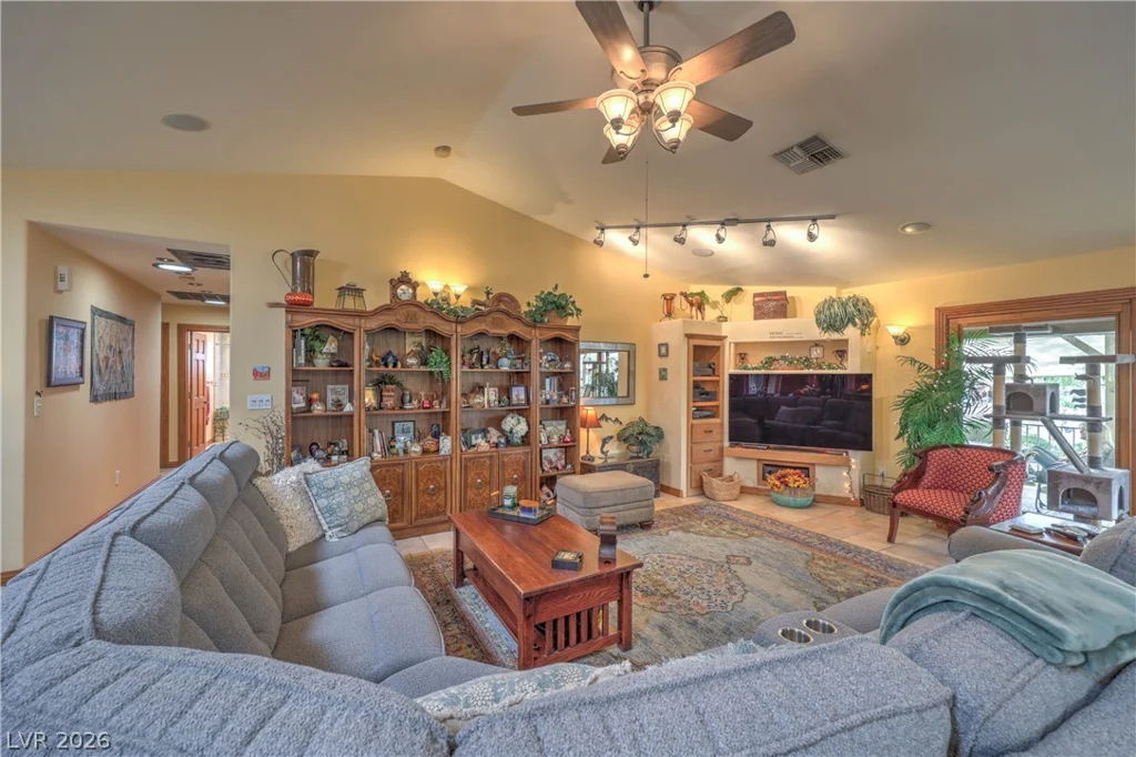 8020 La Cienega, Las Vegas, NV 89123