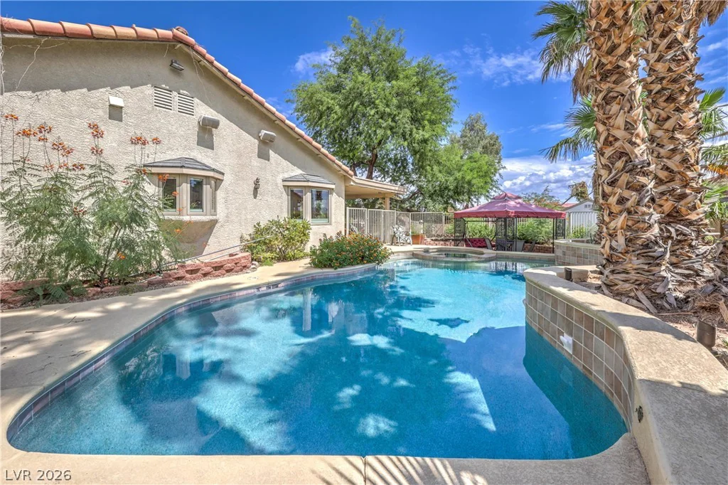 8020 La Cienega, Las Vegas, NV 89123